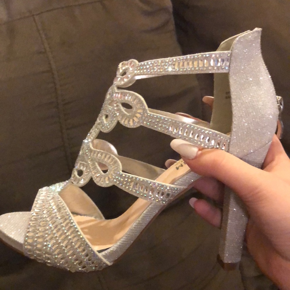 NEVER USED “De Blossom” shoes 7 1/2.